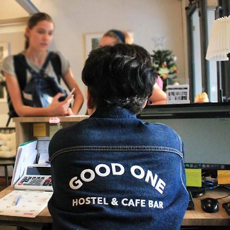 Good One Poshtel & Cafe Bar Hostel Bangkok Buitenkant foto