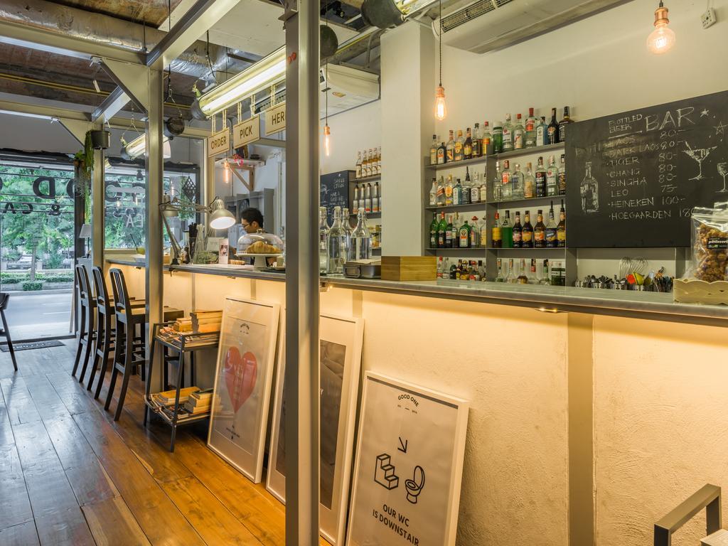 Good One Poshtel & Cafe Bar Hostel Bangkok Buitenkant foto