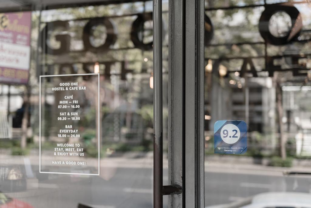 Good One Poshtel & Cafe Bar Hostel Bangkok Buitenkant foto