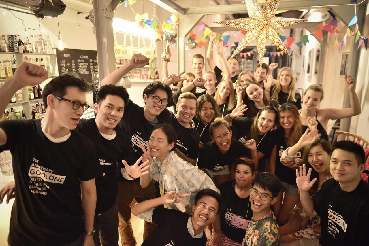 Good One Poshtel & Cafe Bar Hostel Bangkok Buitenkant foto