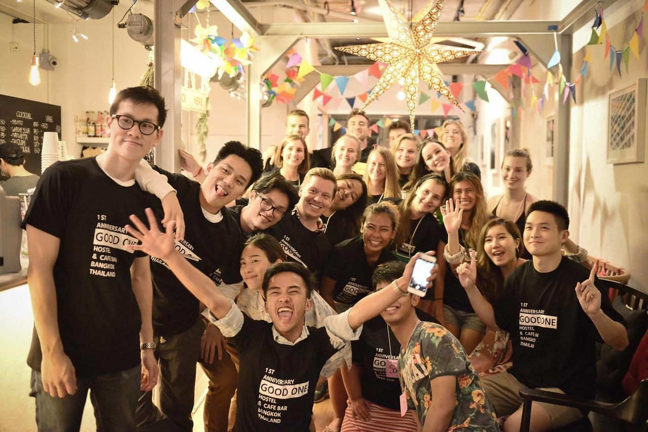 Good One Poshtel & Cafe Bar Hostel Bangkok Buitenkant foto