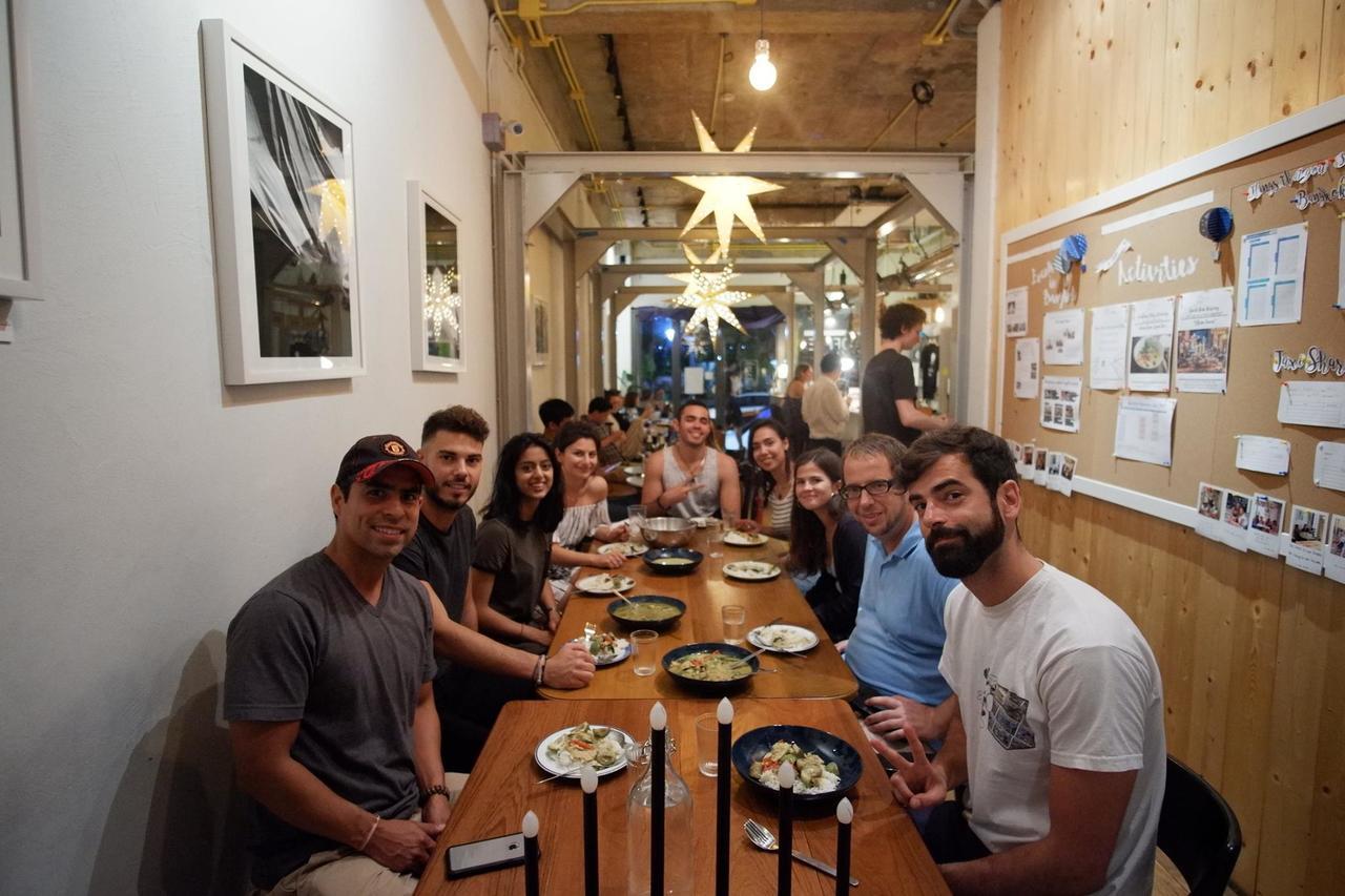 Good One Poshtel & Cafe Bar Hostel Bangkok Buitenkant foto